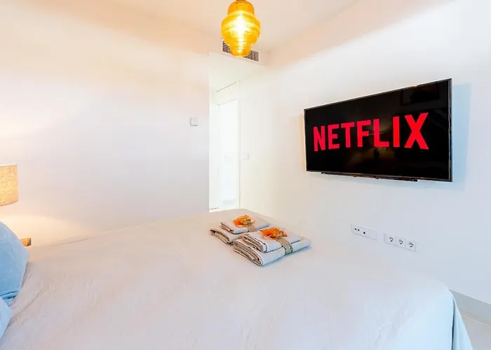 797 Holiday Rentals - Lujoso Apartamento Para 6 Con Jacuzzi En Higueron