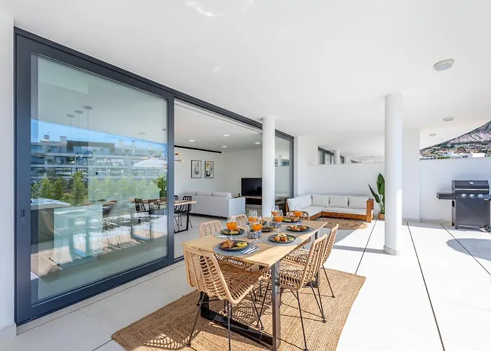 797 Holiday Rentals - Lujoso Apartamento Para 6 Con Jacuzzi En Higueron